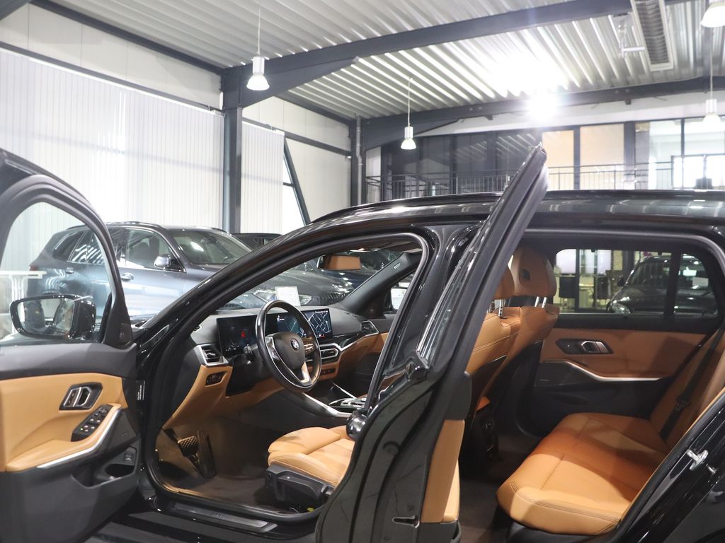 BMW 318 2023