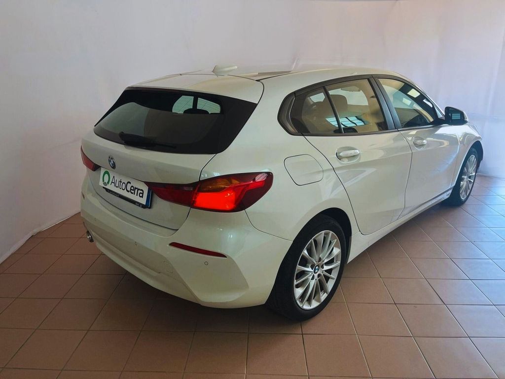 BMW 118 2021