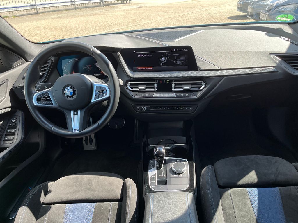 BMW 218 2024