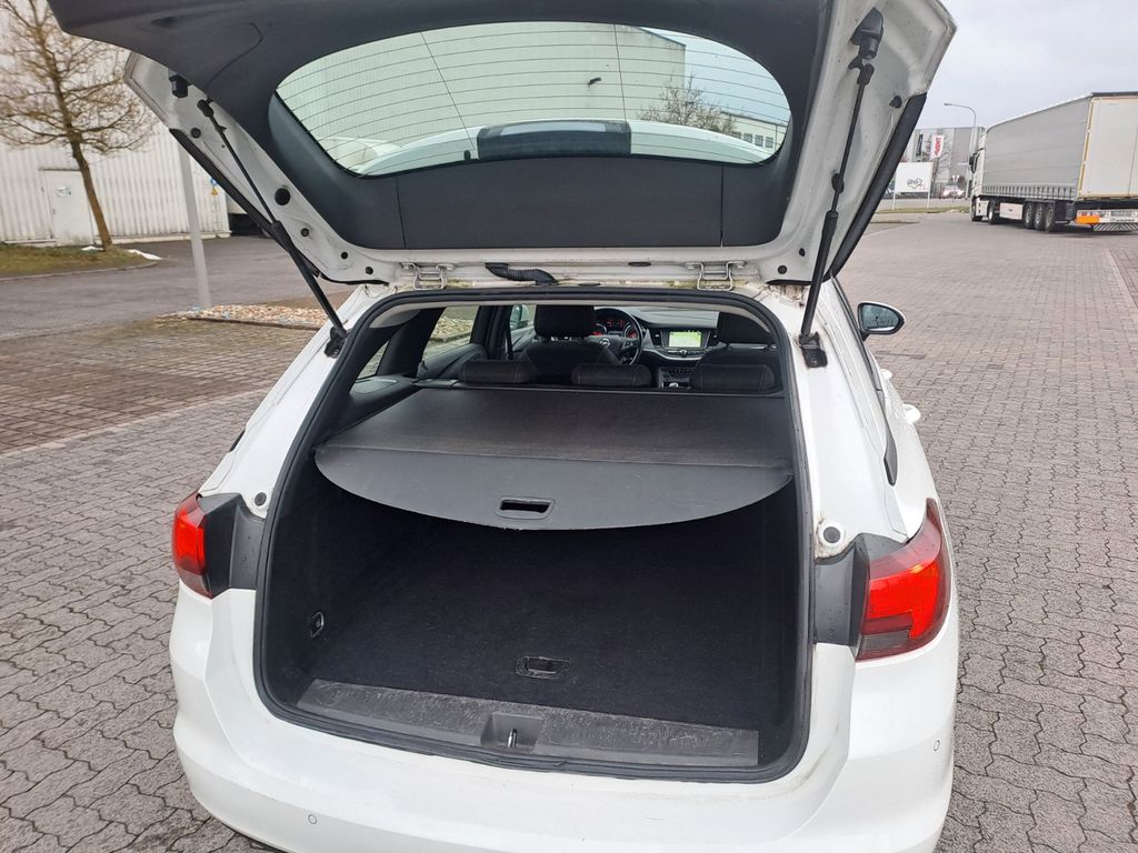 Opel Astra 2021