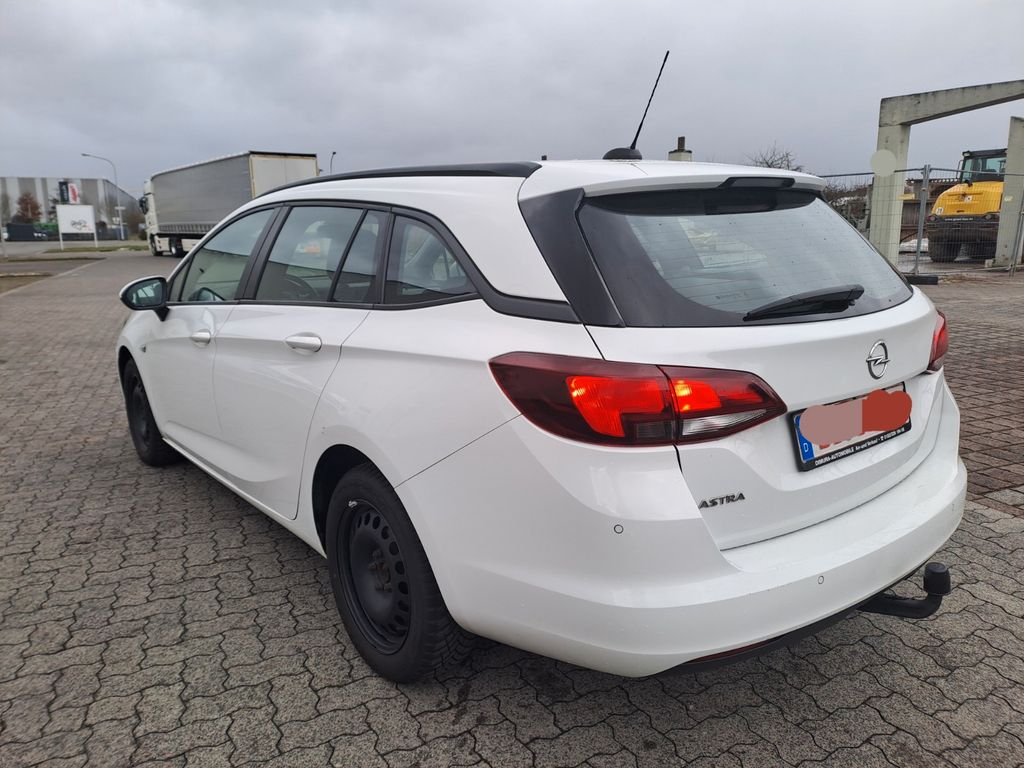 Opel Astra 2021