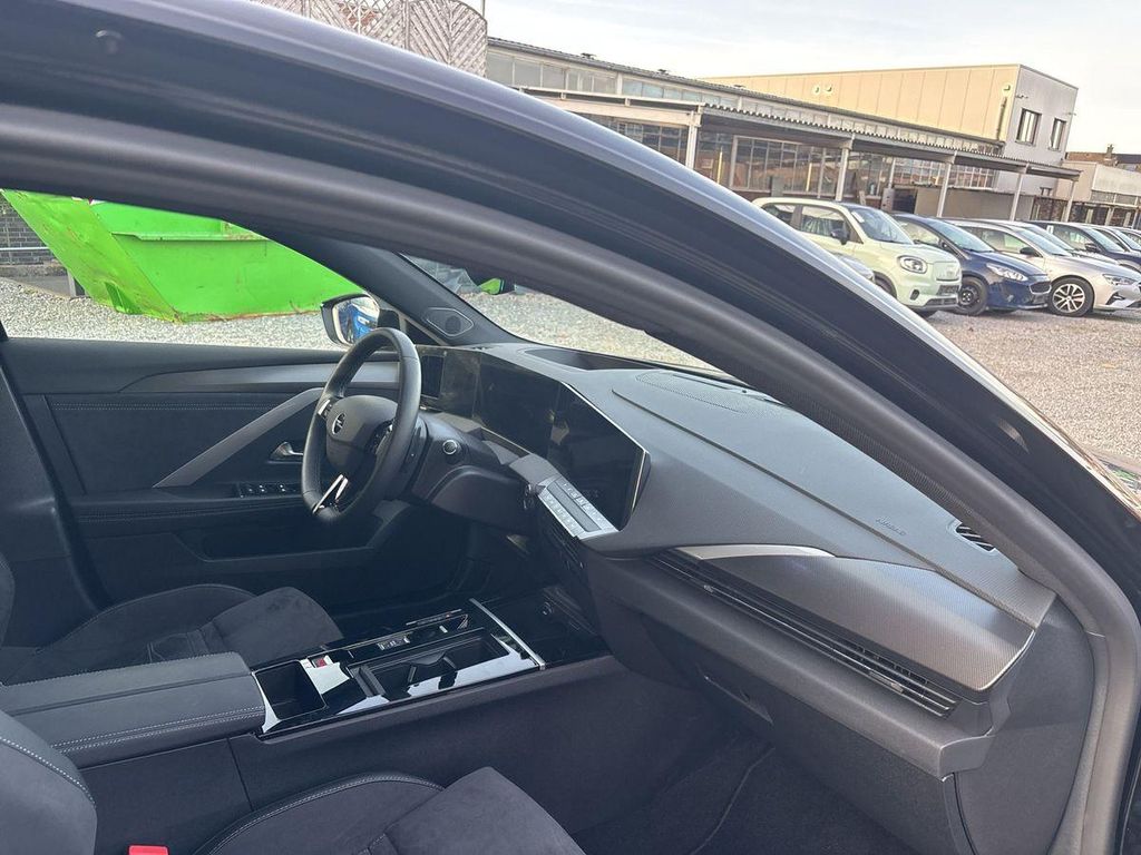 Opel Astra 2024