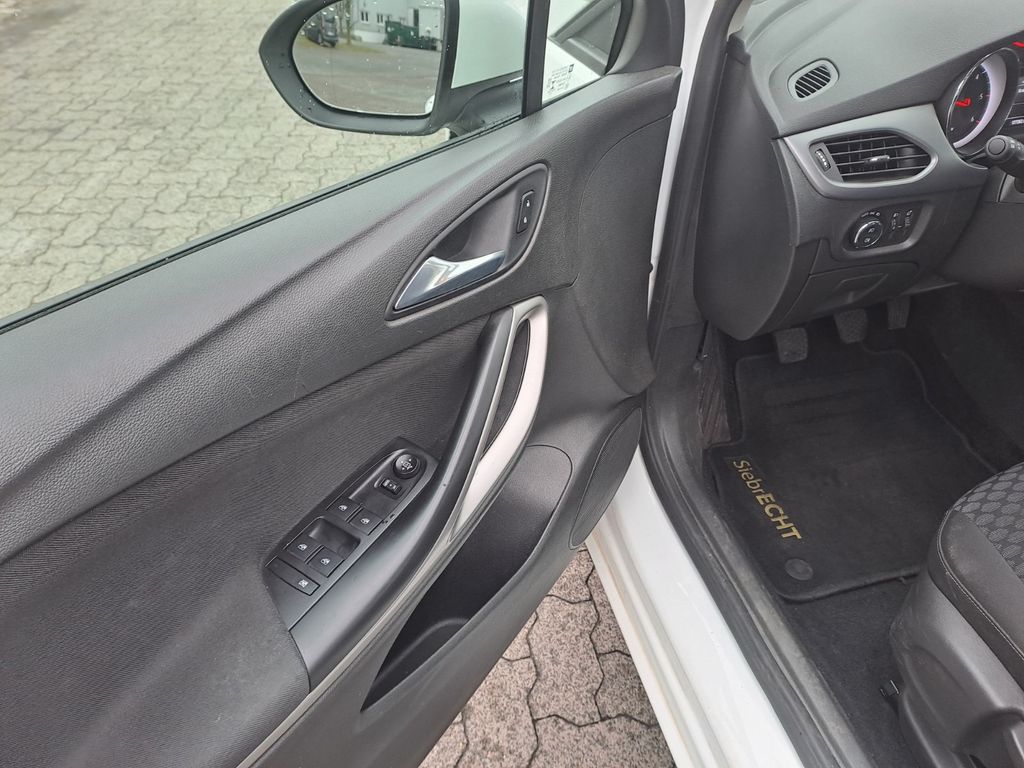 Opel Astra 2021