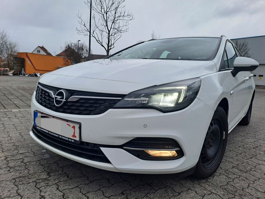 Opel Astra 2021