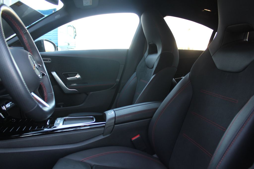 Mercedes-Benz CLA 180 2024