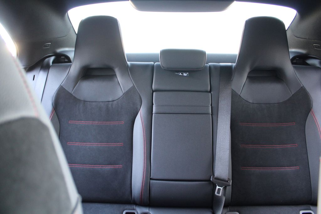 Mercedes-Benz CLA 180 2024