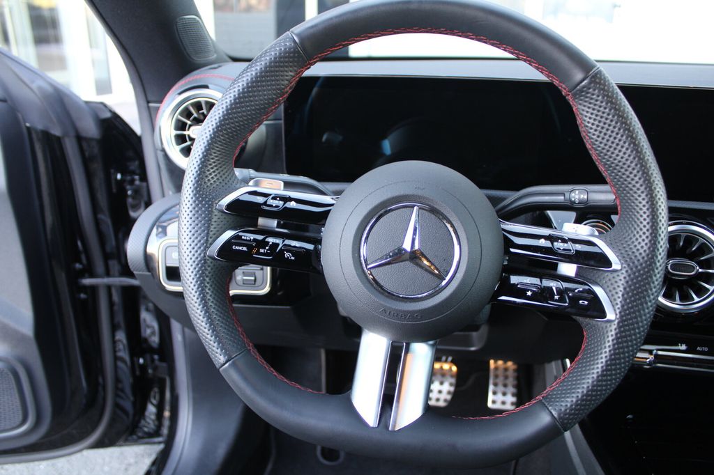 Mercedes-Benz CLA 180 2024