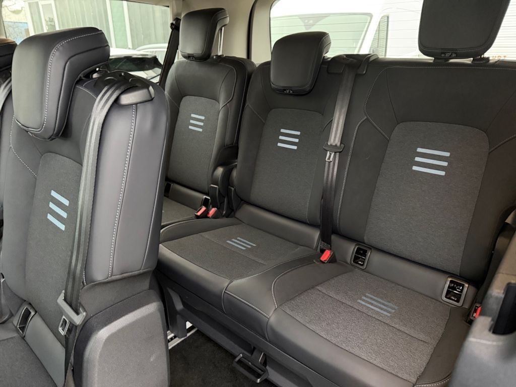 Ford Tourneo Custom 2025