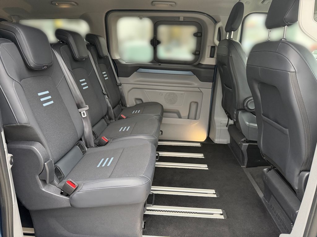 Ford Tourneo Custom 2025