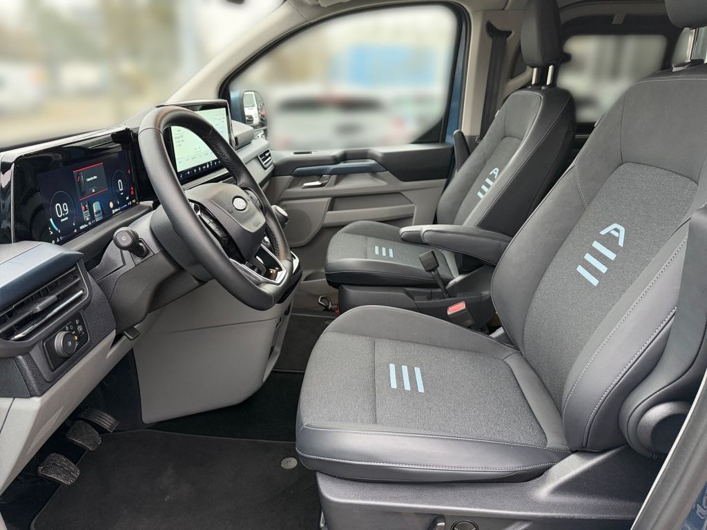 Ford Tourneo Custom 2025