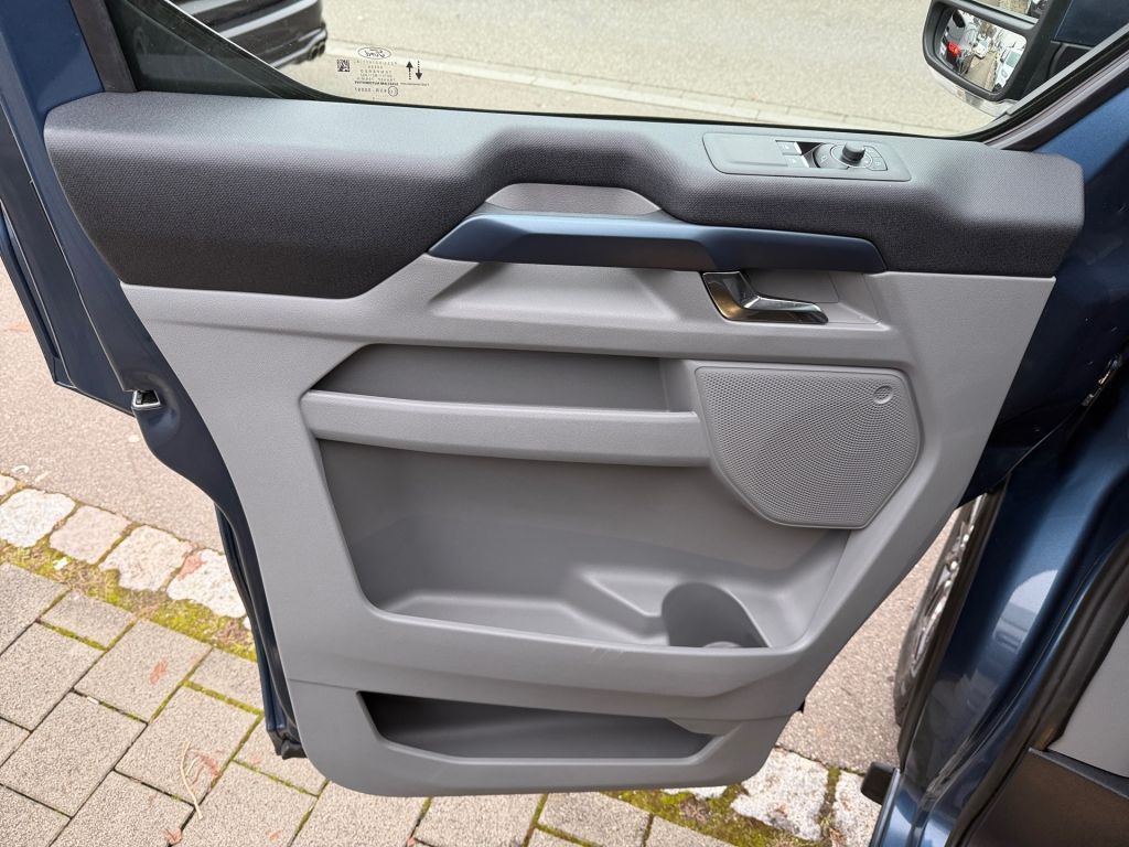 Ford Tourneo Custom 2025