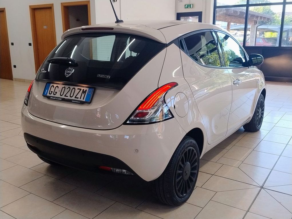 Lancia Ypsilon 2021