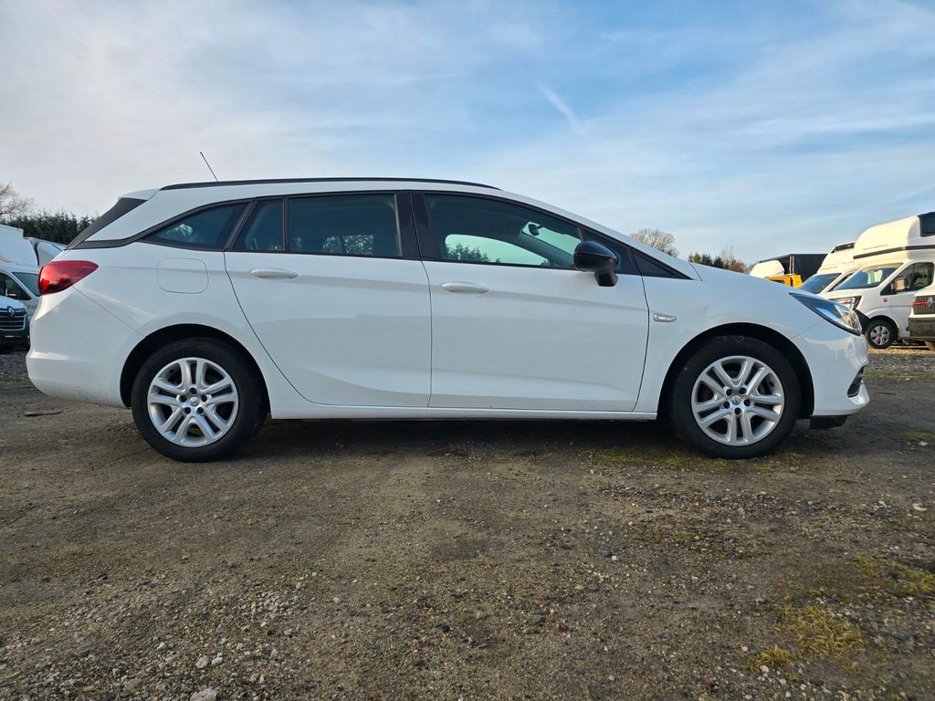 Opel Astra 2021