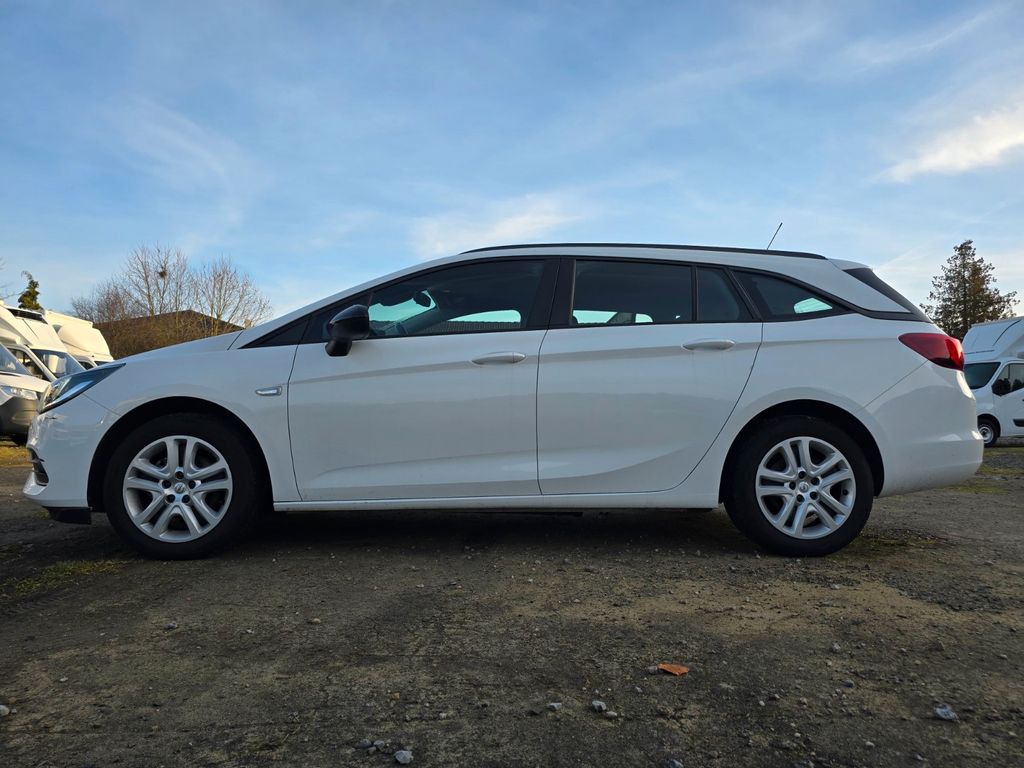 Opel Astra 2021