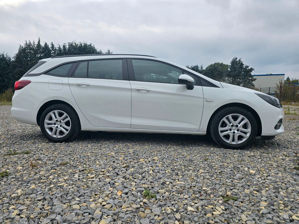 Opel Astra 2021