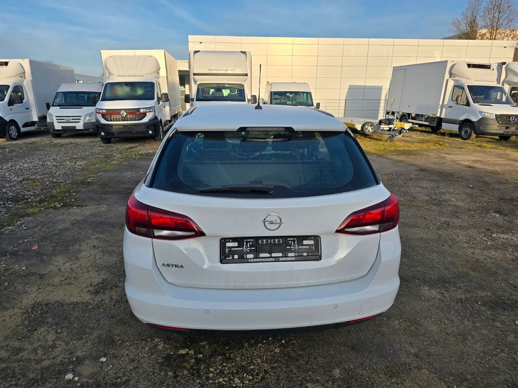 Opel Astra 2021