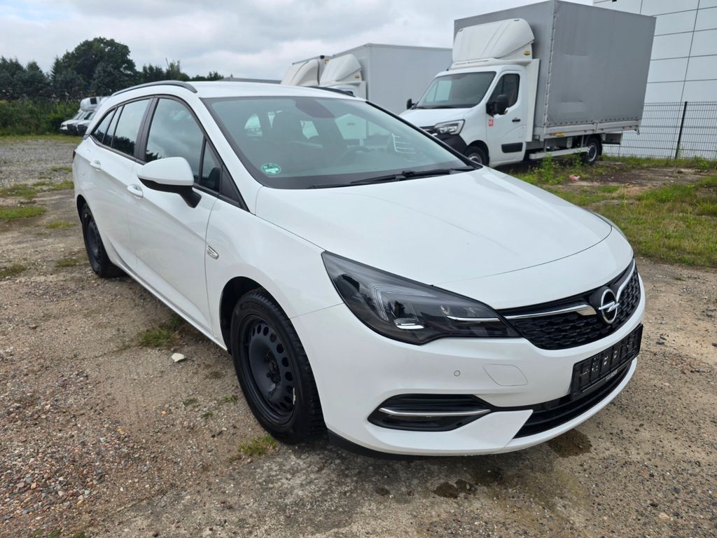 Opel Astra 2021