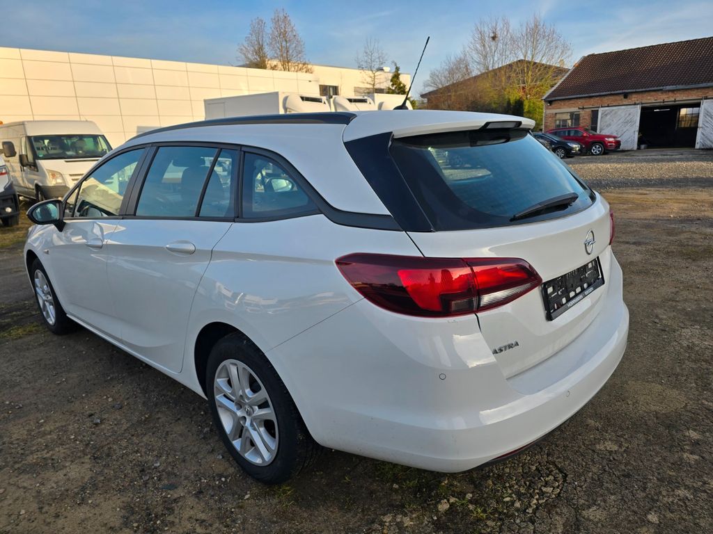 Opel Astra 2021