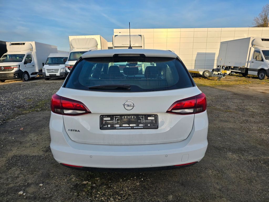 Opel Astra 2021