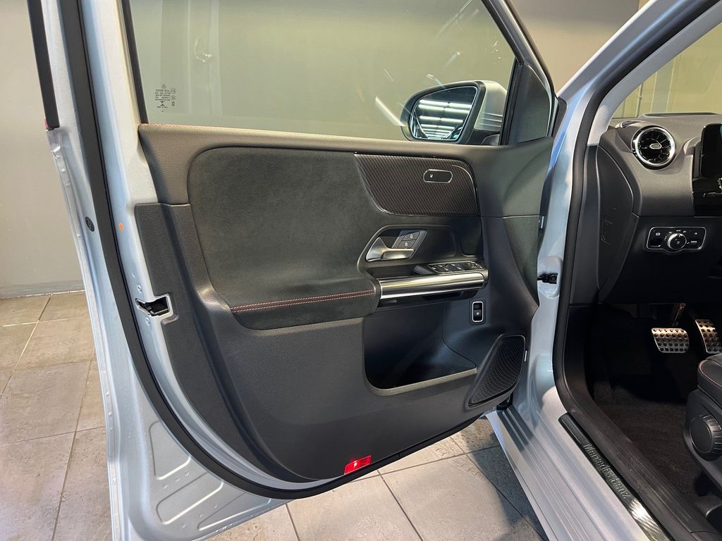 Mercedes-Benz B 250 2021