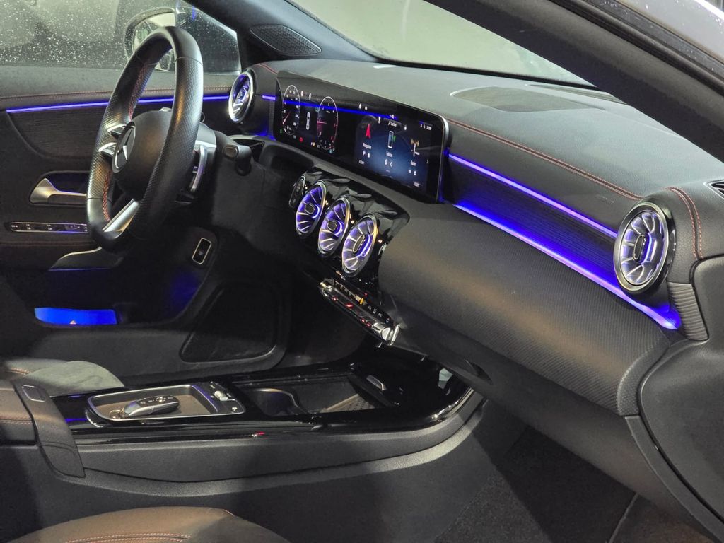 Mercedes-Benz CLA 200 2023