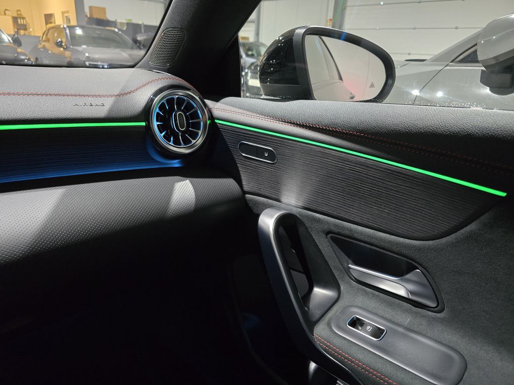 Mercedes-Benz CLA 200 2023