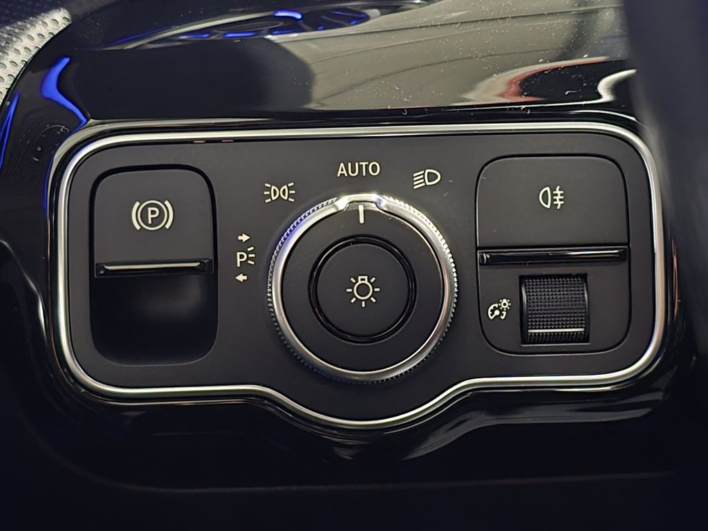 Mercedes-Benz CLA 200 2023