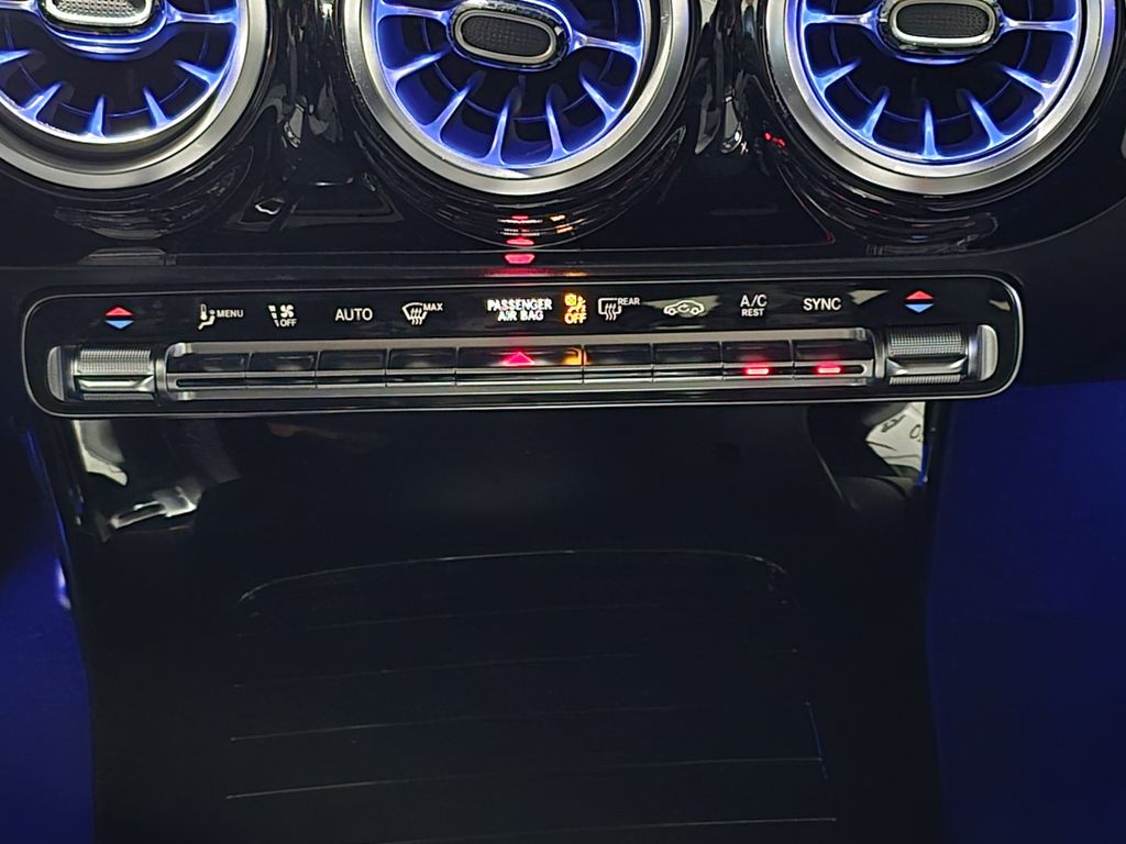 Mercedes-Benz CLA 200 2023