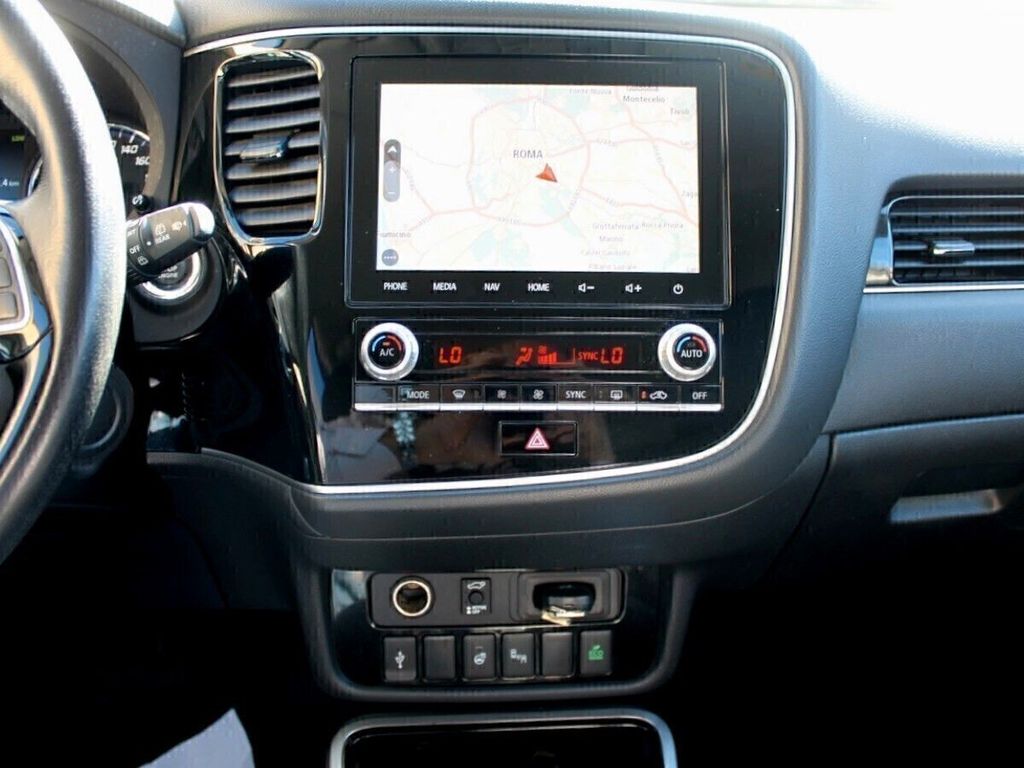 Mitsubishi Outlander 2021