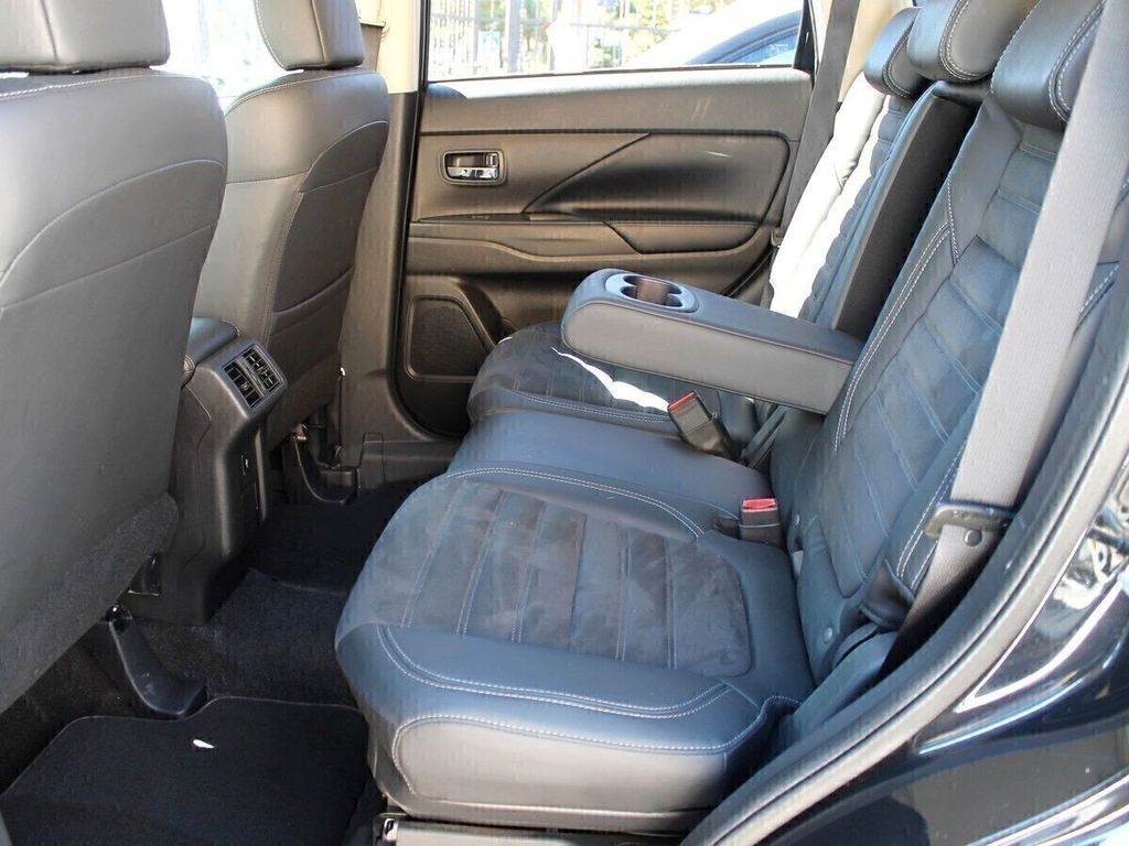 Mitsubishi Outlander 2021