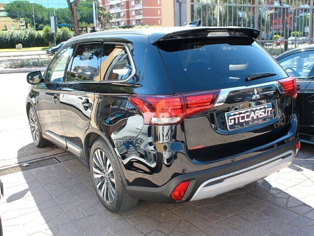 Mitsubishi Outlander 2021