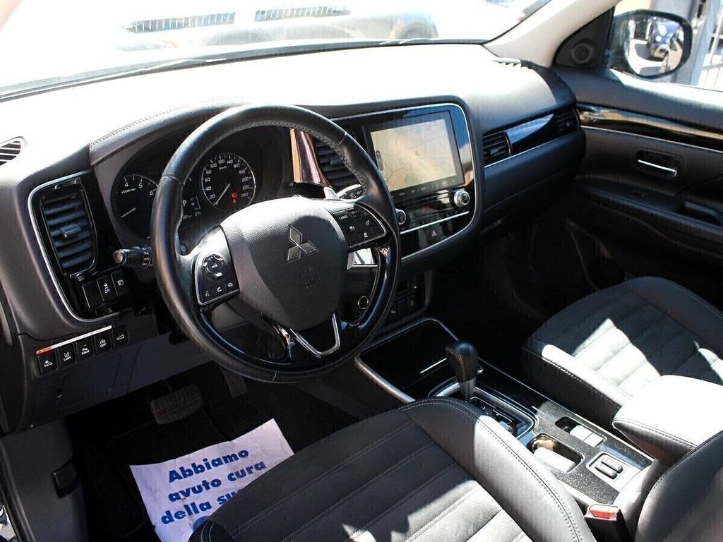 Mitsubishi Outlander 2021