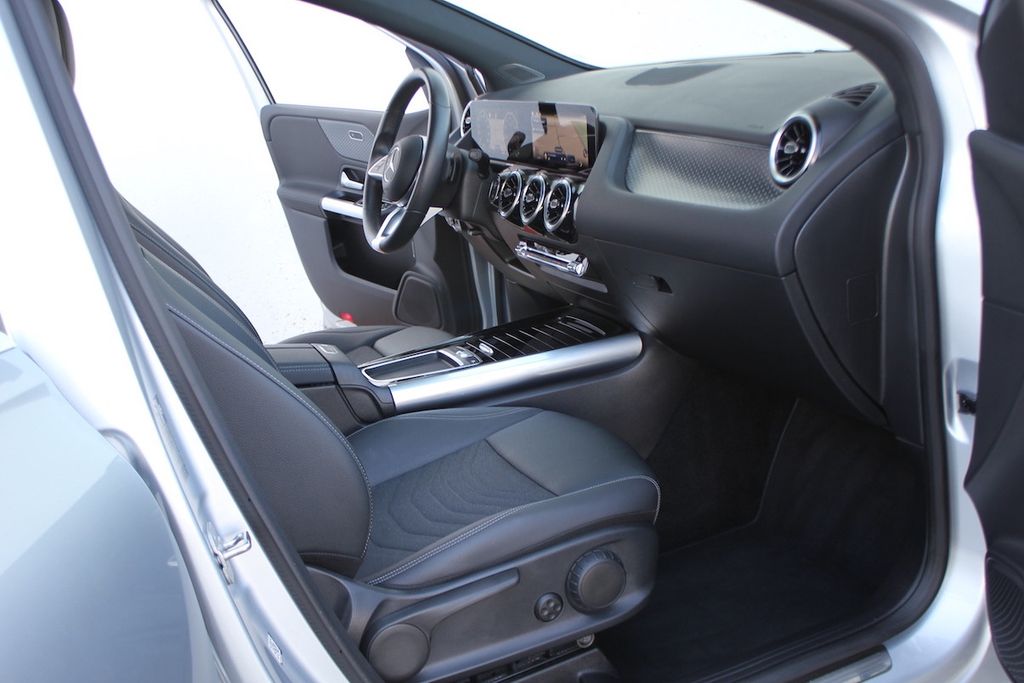 Mercedes-Benz B 180 2024