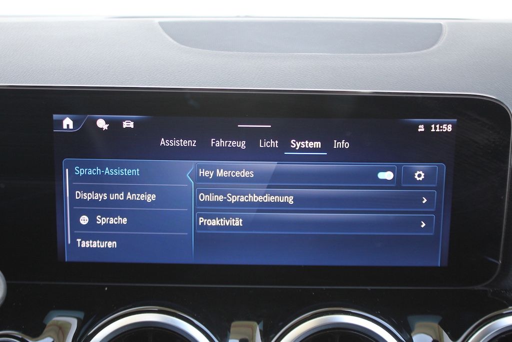 Mercedes-Benz B 180 2024