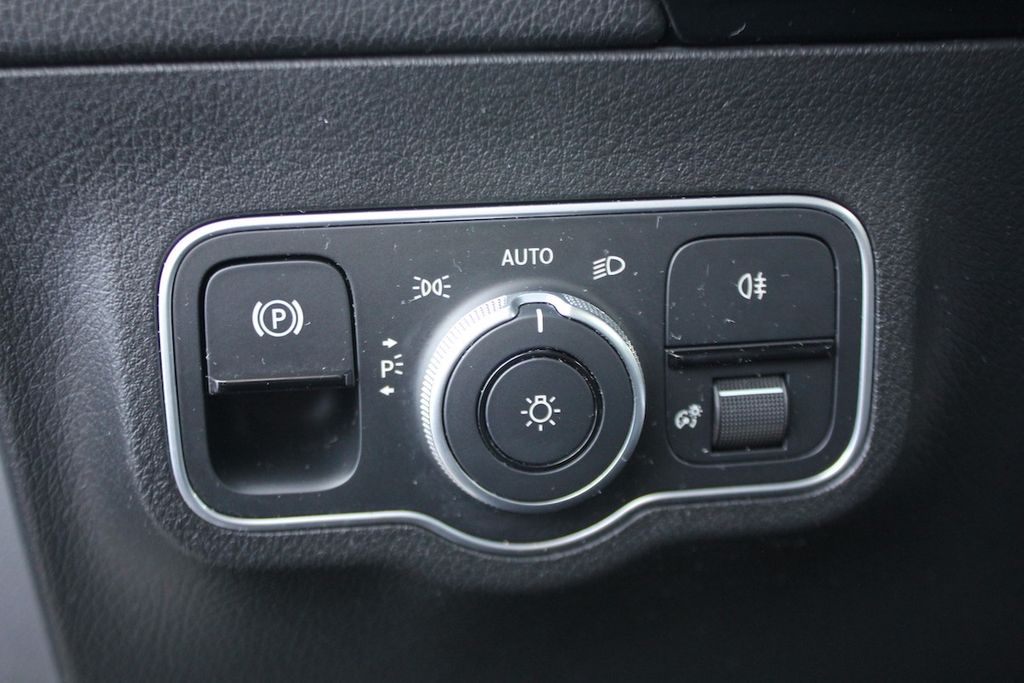 Mercedes-Benz B 180 2024