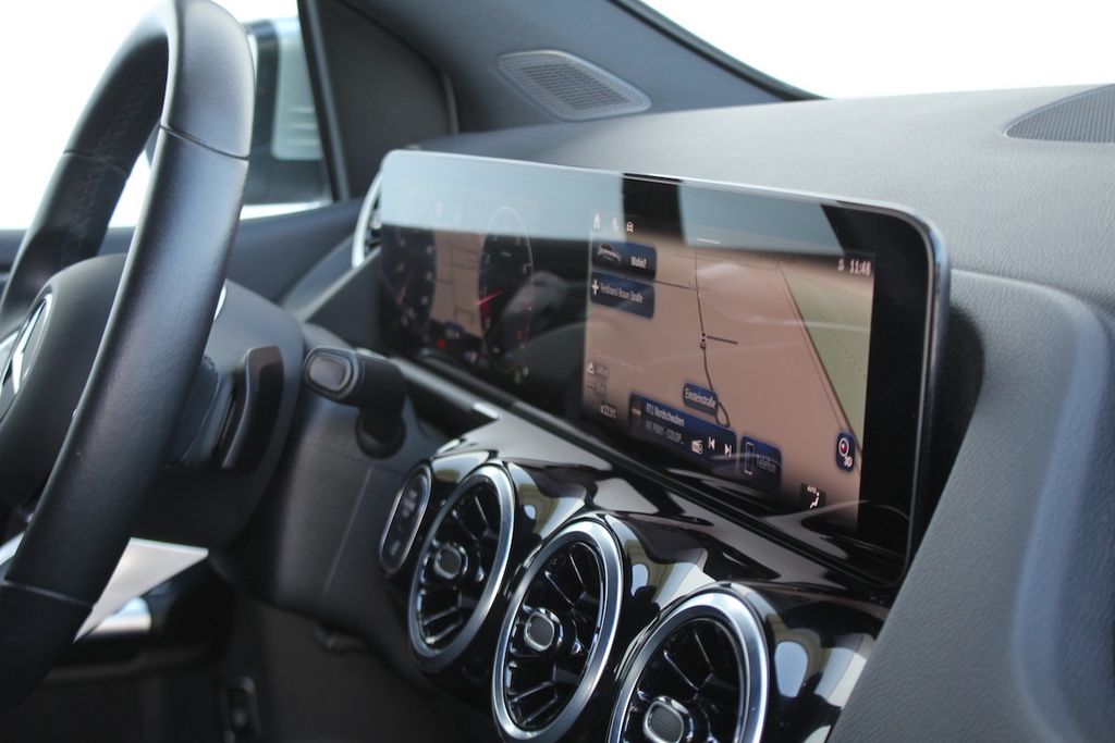 Mercedes-Benz B 180 2024