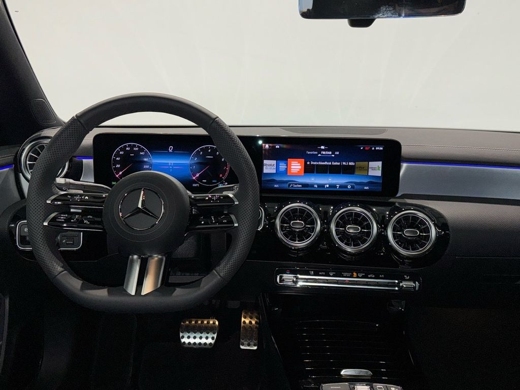 Mercedes-Benz CLA 180 2026