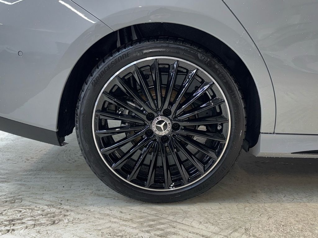 Mercedes-Benz CLA 180 2026