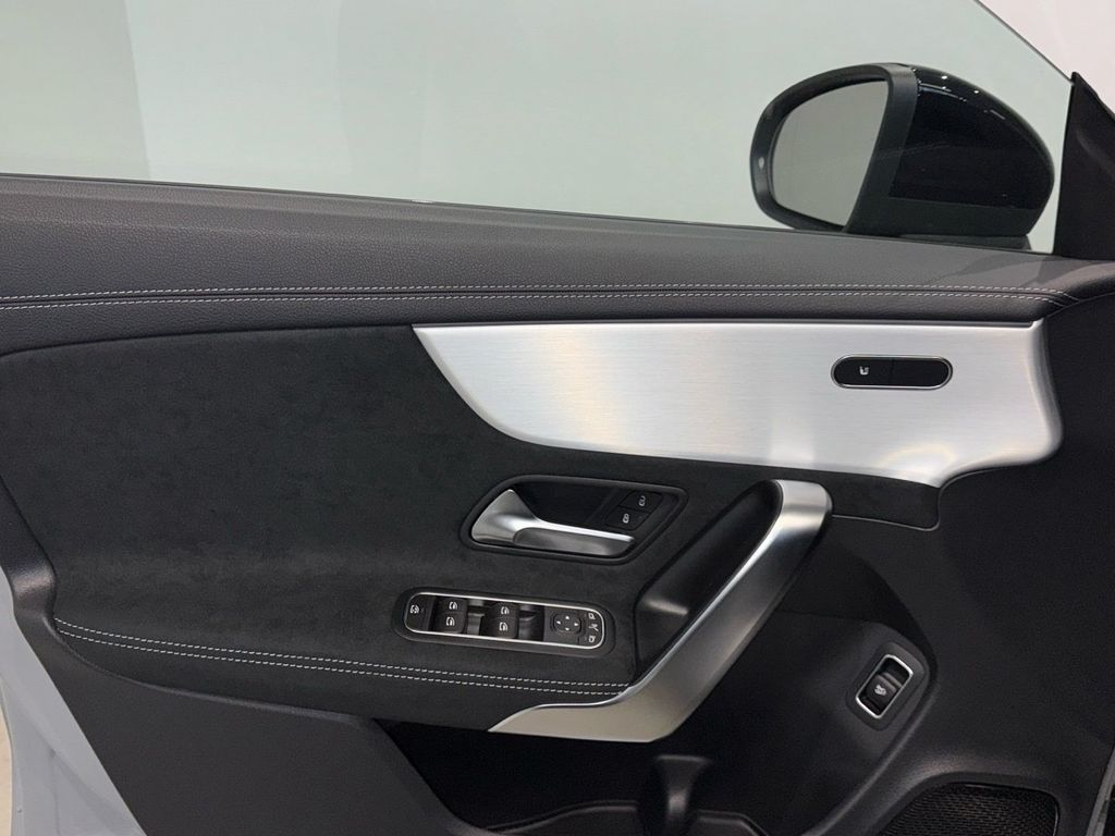 Mercedes-Benz CLA 200 2026