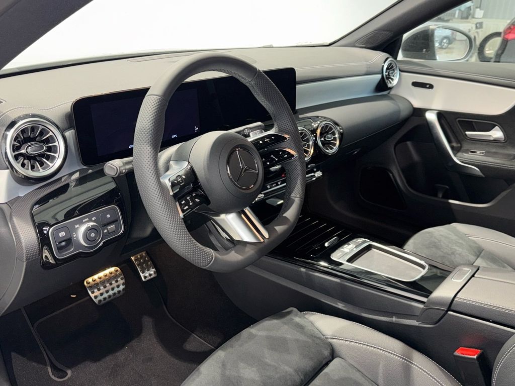 Mercedes-Benz CLA 200 2026