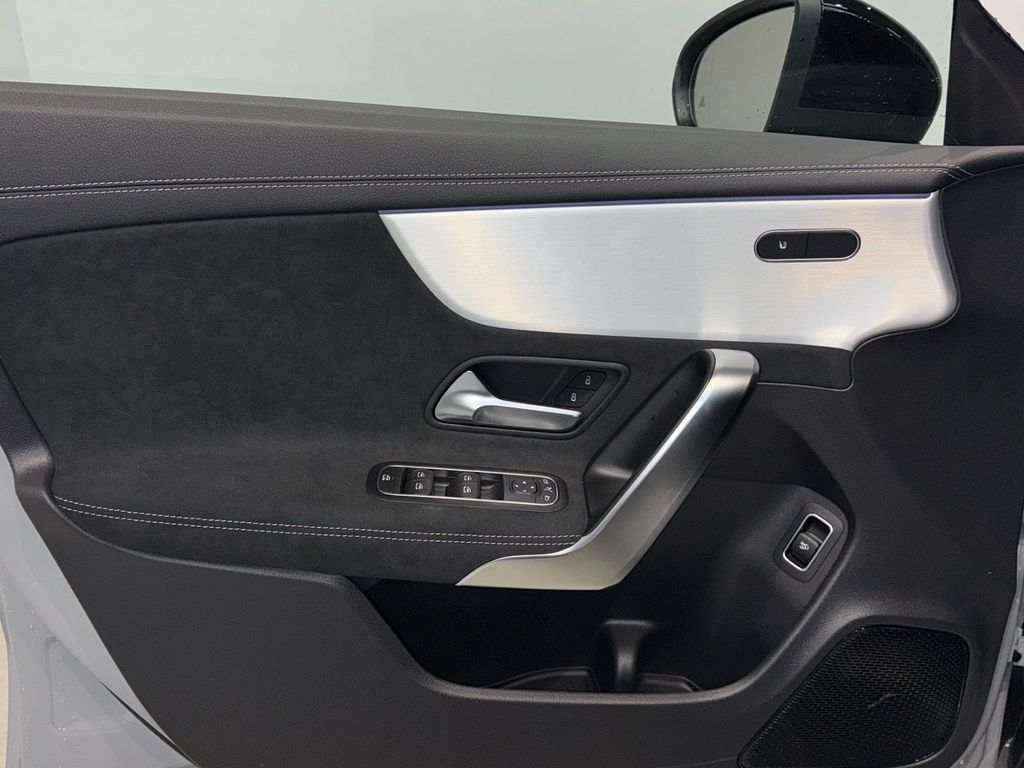 Mercedes-Benz CLA 180 2026