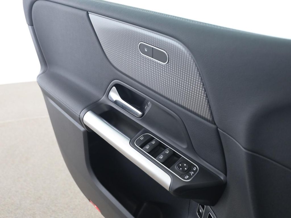Mercedes-Benz B 250 2022