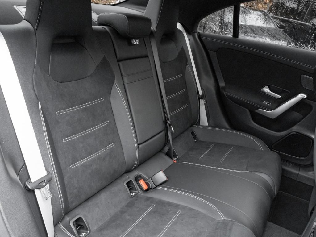 Mercedes-Benz CLA 180 2026