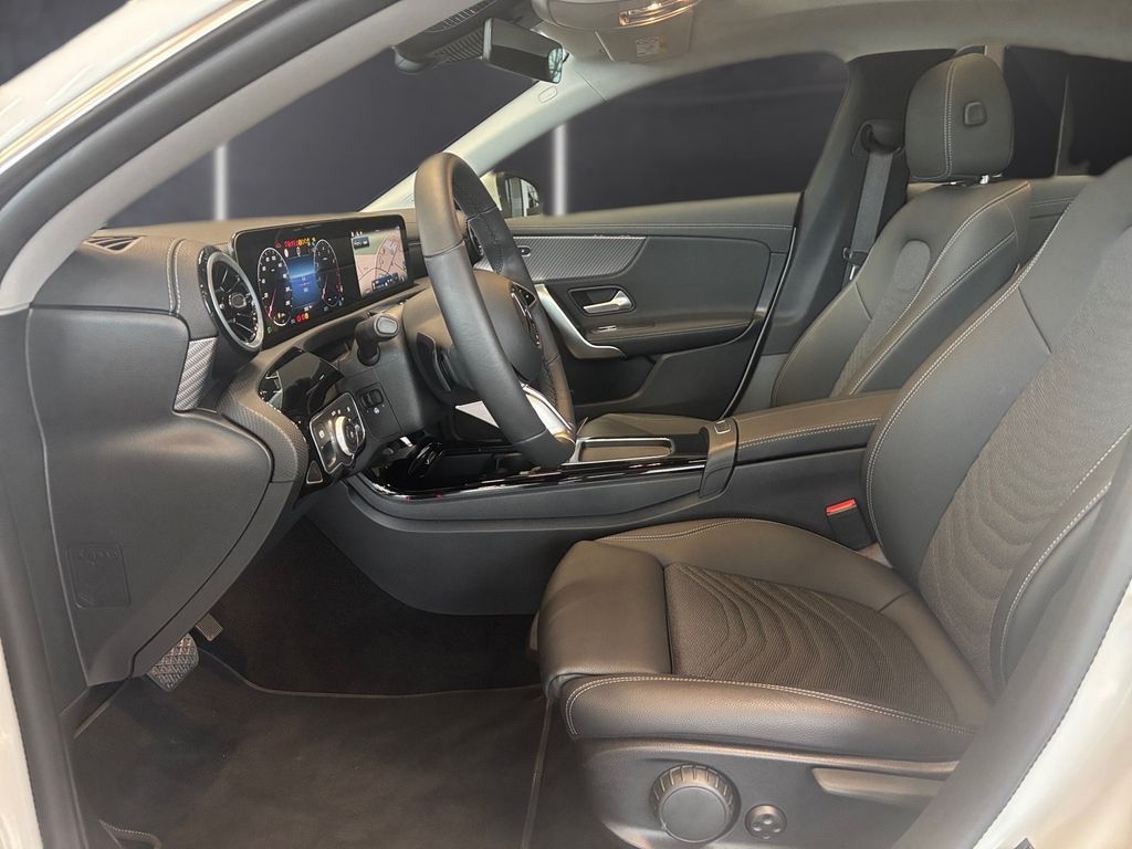 Mercedes-Benz CLA 180 2024