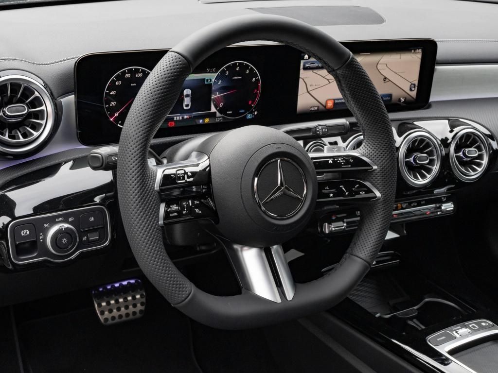 Mercedes-Benz CLA 180 2026