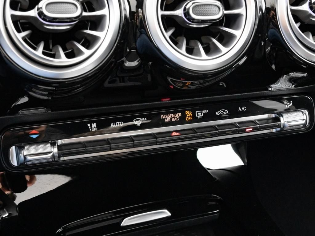 Mercedes-Benz CLA 180 2026