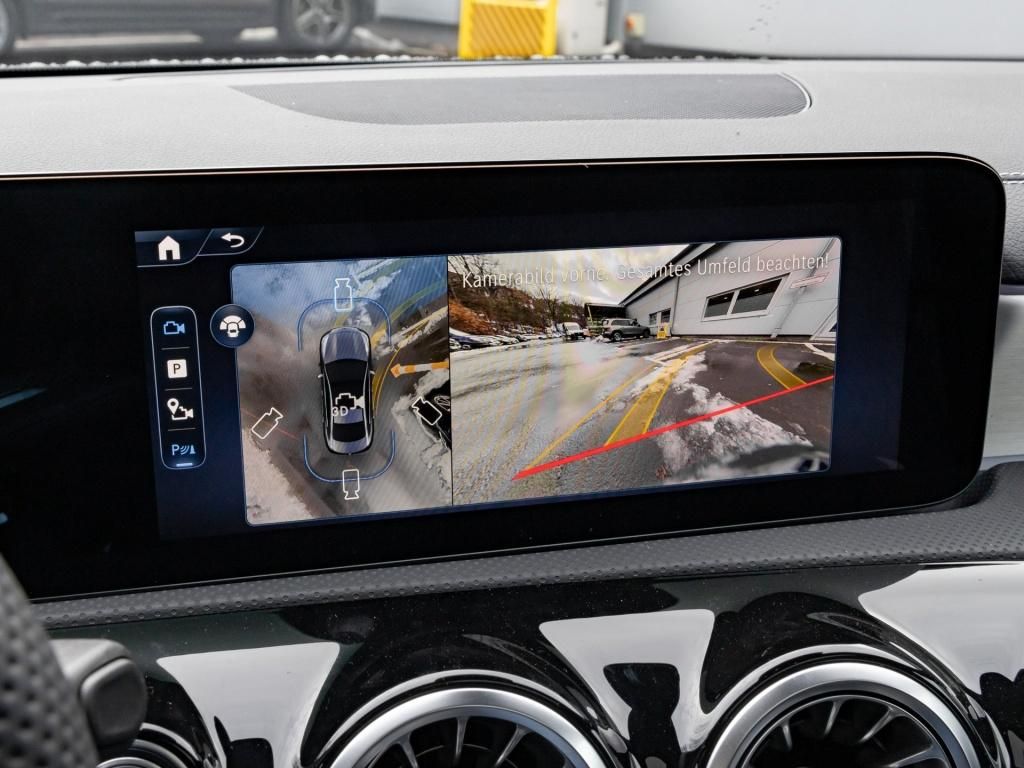 Mercedes-Benz CLA 180 2026