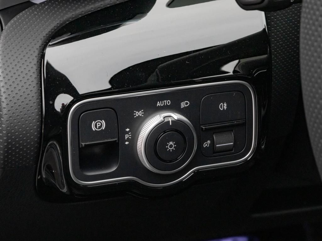 Mercedes-Benz CLA 180 2026