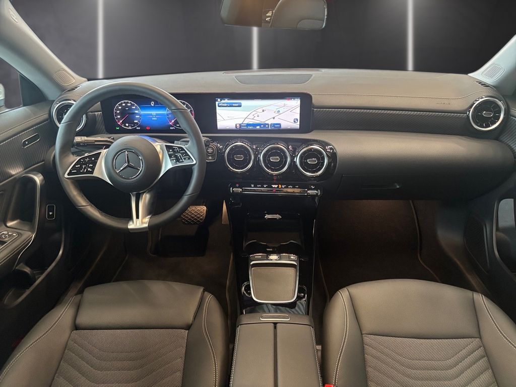 Mercedes-Benz CLA 180 2024