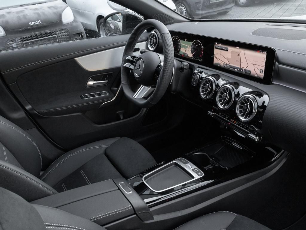 Mercedes-Benz CLA 180 2026